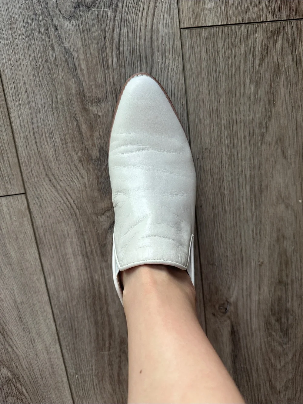 Pour La Victoire Leather Dress Shoes in White